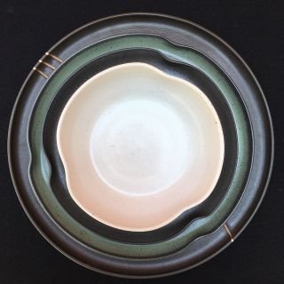 Claire Lippmann - Cerámica de Alta Temperatura, torno, esmalte vidriado.