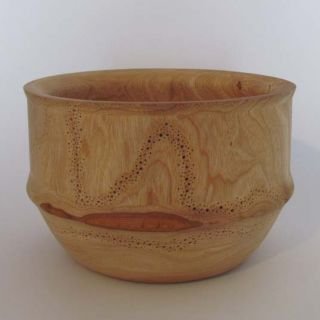 Claire Lippmann - Jacaranda, calado en madera, barniz.