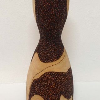 Claire Lippmann - Fresno, pirograbado, barniz.