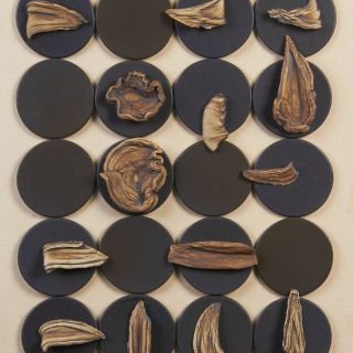 Claire Lippmann - Cerámica de Alta Temperatura, torno, pastillaje, óxidos, esmale vidriado, sobre algodón.