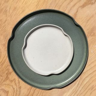 Claire Lippmann - Cerámica de Alta Temperatura, torno, esmalte vidriado.