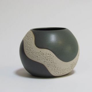 Claire Lippmann - Cerámica de Alta Temperatura, torno, esmalte vidriado.