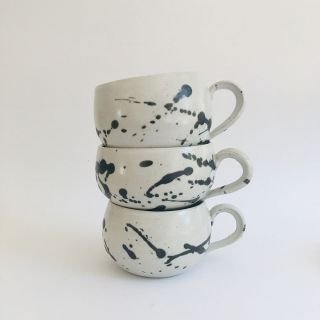 Claire Lippmann - Cerámica de alta temperatura, torno, vidriado.