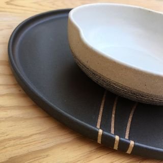 Claire Lippmann - Cerámica de Alta Temperatura, torno, esmalte vidriado.