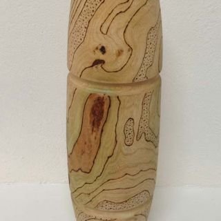 Claire Lippmann - Jacaranda, calado en madera, pirograbado, barniz.