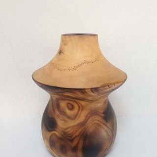 Claire Lippmann - Fresno, calado en madera, madera quemada, barniz.