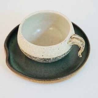 Claire Lippmann - Cerámica de Alta Temperatura, torno, esmalte vidriado.