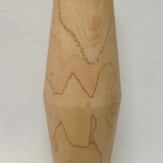 Claire Lippmann - Jacaranda, calado en madera, barniz.